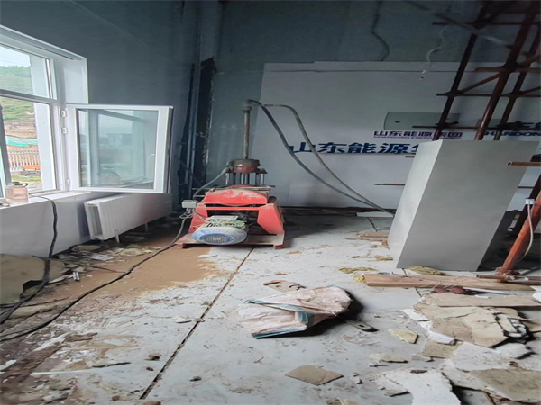 六枝特地基基础下沉墙体裂缝加固注浆顶升施工